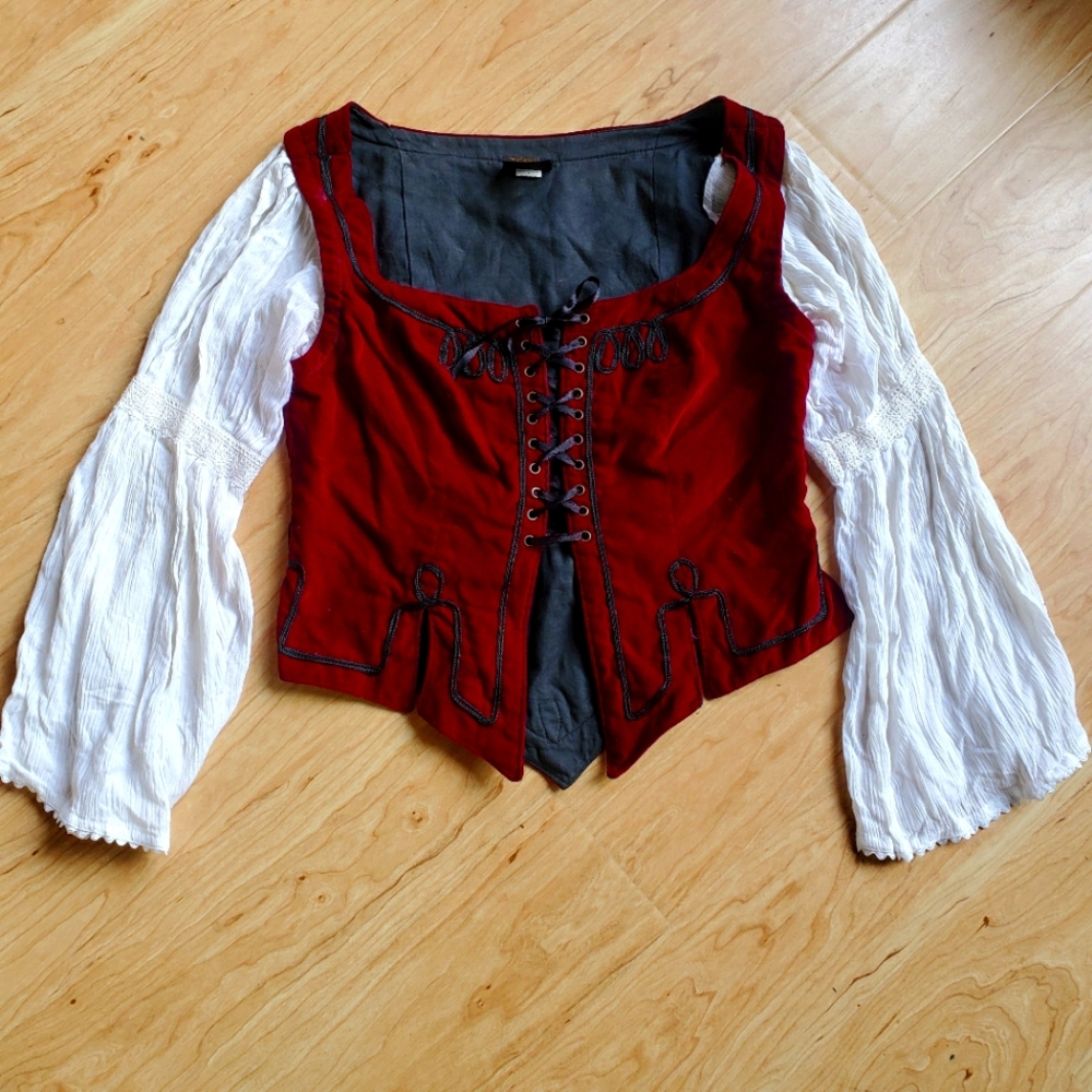Pirate or medieval Top